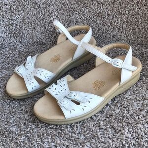 SAS Women’s Duo Quarter Strap White Leather Sandals size 8 1/2 WW